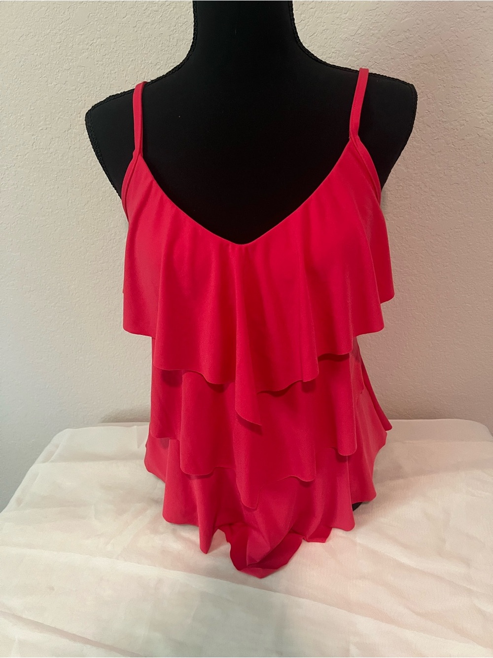 Womens Pink Ruffle Magicsuit slimming  Tiered Swimtop NWOT